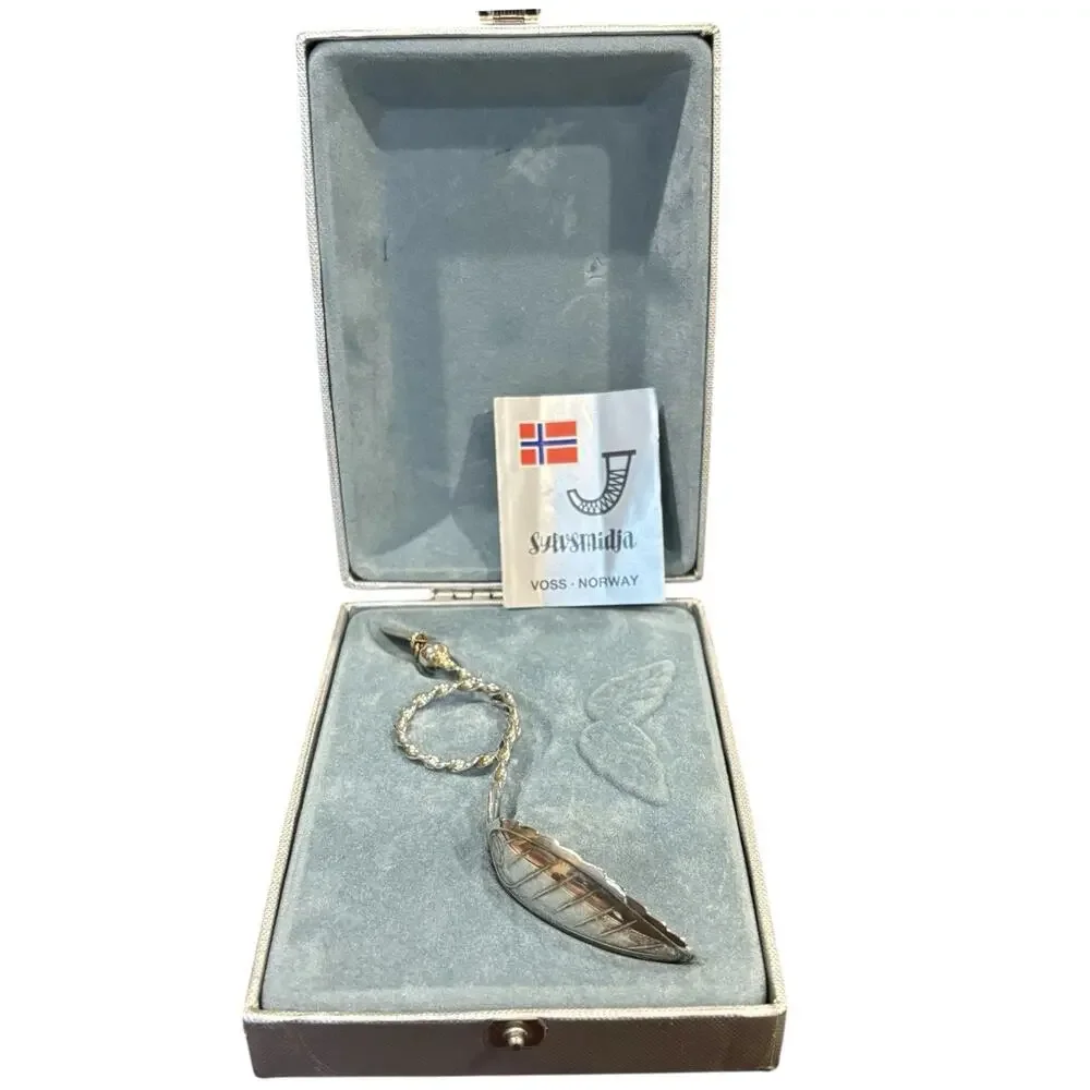 Sylvsmidja Norway 830 Silver Tea Caddy Spoon Leaf Form Twist Handle Vintage